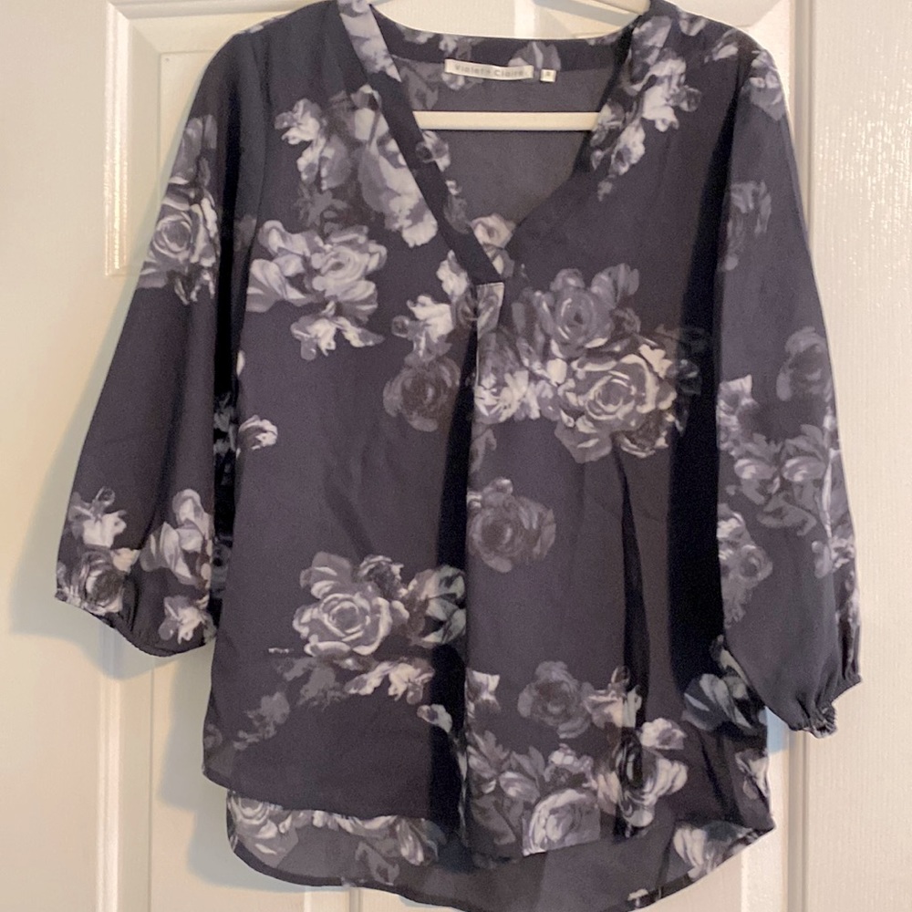 V-neck blouse with floral design